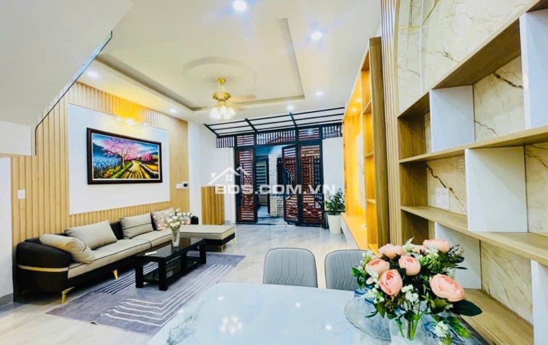 Bán nhà MT gần Nguyễn Duy Trinh, Bình Trưng, đường 8m ,4 tầng , 120m2,ngang 4m, dòng tiền